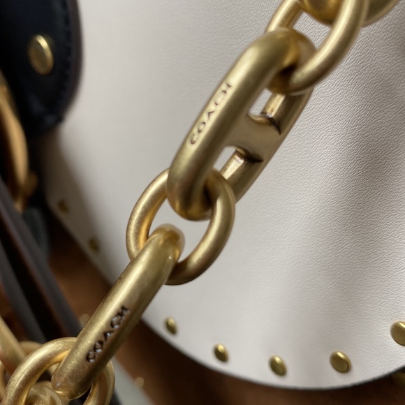 COACH Colorblock riveted Beat bag - Picture 5 of 15